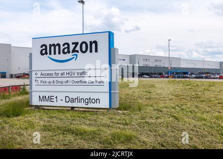 Il nuovo Centro di adempimento Amazon a Symmetry Park a Darlington, Inghilterra, Regno Unito Foto Stock
