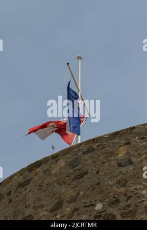 15th giugno 2022 Saint-Tropez, Francia Bravade des Espagnole. Nel 1618, scoppiò la Guerra dei Trent'anni. Il 15 giugno 1637 ventuno galee spagnole entrarono nel golfo e si dirigono verso Saint-Tropez. Credit Ilona Barna BIPHONEWS / Alamy Live News Foto Stock