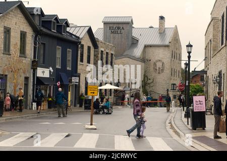 La città di Elora e l'Elora Mill Hotel and Spa, Ontario, Canada. Foto Stock