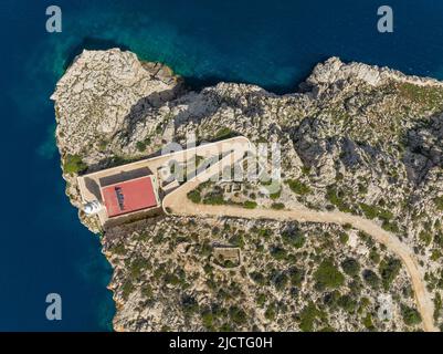 Veduta aerea Faro di Tramuntana, sull'isola di SA Dragonera (Isole Baleari) far de Tramuntana Foto Stock