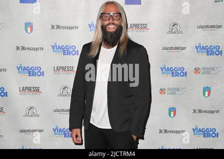 Roma, Italia. 15th giugno 2022. Samuele Mecucci partecipa alla prima del film il viaggio degli Eroi al cinema Space moderno. Credit: SOPA Images Limited/Alamy Live News Foto Stock