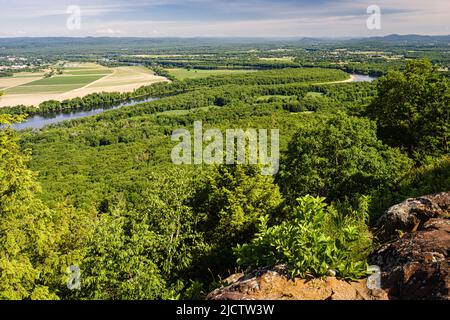 Connecticut River Valley & Hockanum Rural Historic District from the Mount Holyoke Summit House   Hadley, Massachusetts, USA Foto Stock