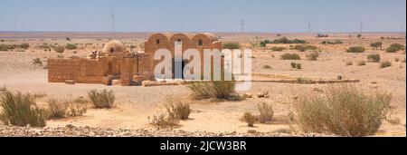 Qusayr 'Amra anche chiamato Qasr Amra, è il più noto dei castelli del deserto situato nella parte orientale della Giordania Foto Stock