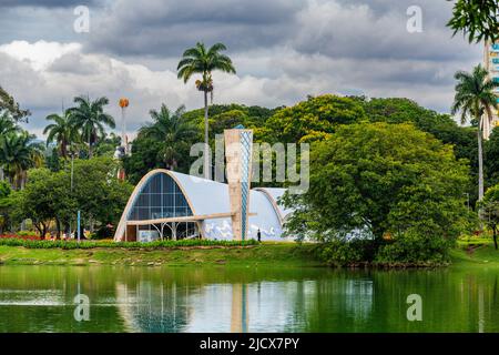 Chiesa di Sao Francisco de Assis, Pampulha Modern Ensemble, Patrimonio dell'Umanità dell'UNESCO, Belo Horizonte, Minas Gerais, Brasile, Sud America Foto Stock