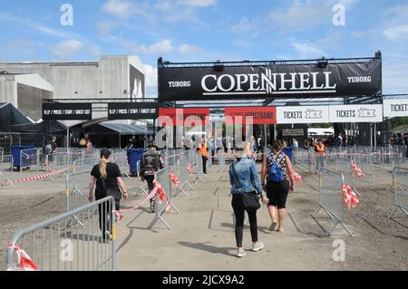 Copenhagen /Danimarca/16 Giugno 2022 / visitatori al festival musicale di Copenhell nella capitale danese.( Photo..Francis Joseph Dean/Deanpictures). Foto Stock