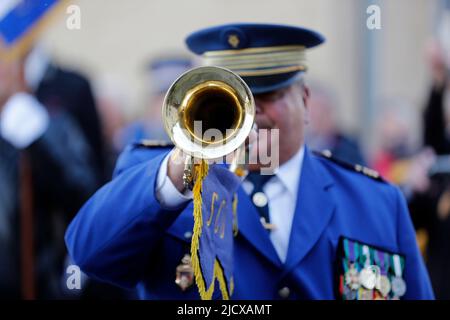 Commemorazione francese dell'Armistice Day 11 1918 novembre, fine della prima guerra mondiale, il Rinascimento della St. Gervais Marching band, Haute-Savoie Foto Stock