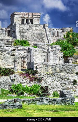 Tulum maya rovine El Castillo, penisola dello Yucatan in Messico. Foto Stock