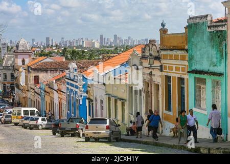 Brasile, Olinda parte della vecchia città kolonial Olinda con nelle spalle la città Recife. Foto Stock