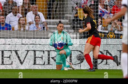 Nicky Evrard, portiere belga, ha ritratto durante la partita amichevole tra la squadra nazionale belga di calcio femminile The Red Flames e la squadra nazionale inglese di calcio femminile Lionesses, a Wolverhampton, Regno Unito, giovedì 16 giugno 2022. BELGA FOTO DAVID CATRY Foto Stock