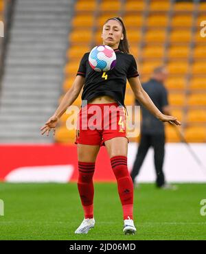 Amber Tysiak del Belgio ha ritratto in azione durante la partita amichevole tra la squadra nazionale belga di calcio femminile The Red Flames e la squadra nazionale inglese di calcio femminile Lionesses, a Wolverhampton, UK, giovedì 16 giugno 2022. BELGA FOTO DAVID CATRY Foto Stock