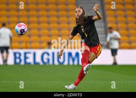 Amber Tysiak del Belgio ha ritratto in azione durante la partita amichevole tra la squadra nazionale belga di calcio femminile The Red Flames e la squadra nazionale inglese di calcio femminile Lionesses, a Wolverhampton, UK, giovedì 16 giugno 2022. BELGA FOTO DAVID CATRY Foto Stock