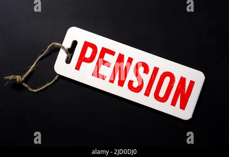 concetto di pensione o pensione con parola sull'indice della cartella degli uffici aziendali. Foto Stock