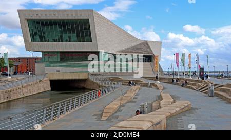 Panorama del museo di Liverpool Life, al Pier Head, Mann Island, Liverpool, Merseyside, Inghilterra, REGNO UNITO, L3 1DG Foto Stock