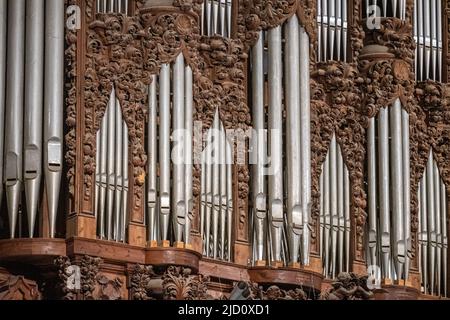 L'organo splendidamente artigianale nella Cattedrale di Siviglia, Siviglia, Spagna Foto Stock