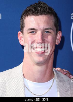 Los Angeles, Stati Uniti. 16th giugno 2022. LOS ANGELES, CALIFORNIA, USA - GIUGNO 16: Il lanciatore professionista americano Walker Buehler arriva alla Los Angeles Dodgers Foundation (LADF) annuale Blue Diamond Gala 2022 che si tiene al Dodger Stadium il 16 giugno 2022 a Los Angeles, California, Stati Uniti. (Foto di Xavier Collin/Image Press Agency) Credit: Image Press Agency/Alamy Live News Foto Stock