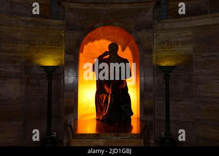 Tomba di Manuel Belgrano nel Monumento Bandiera, Monumento storico Nacional a la Bandera, Rosario, Provincia di Santa Fe, Argentina Foto Stock