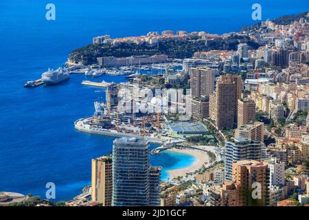 Principato di Monaco con al centro grande cantiere del nuovo quartiere Marterra, precedentemente chiamato Anse du Portier, architetto Renzo Foto Stock