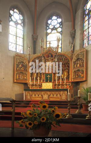 Altare pieghevole nel coro della Chiesa di Santa Maria a Bad Homburg, Assia, Germania Foto Stock