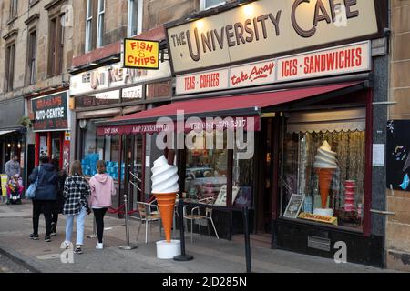 University Cafe su Byres Road, a Glasgow, Scozia, 8 aprile 2022. N55°52,329' W4°17,878' Foto Stock