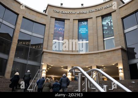 Glasgow Royal Concert Hall e Buchanan Galleries, a Glasgow, Scozia, 11 aprile 2022. N55°51,800' W4°15,257' Foto Stock