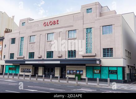 Il Globe Theatre di Stockton on Tees, Inghilterra, Regno Unito, ha appena completato i lavori di ristrutturazione di questo edificio art deco. Foto Stock