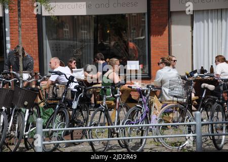 Copenhagen/Denmark/167June 2022/.Servizio di ristorazione all'aperto nella capitale danese Copenhagen (Photo..Francis Joseph Dean/Deanpicture. Foto Stock