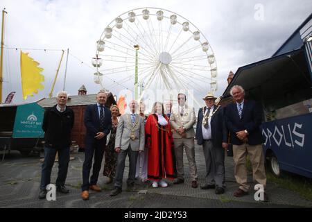 The Hoppings - la più grande fiera itinerante d'Europa inaugurale da parte di liberi della città, è assente per due anni a causa del coronavirus, Newcastle upon Tyne, UK, 17th giugno 2022, Credit: RUGIADA/Alamy Live News Foto Stock