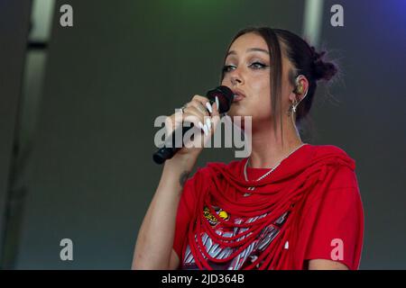 Manchester, Stati Uniti. 16th giugno 2022. Bailey Bryan il 16 giugno 2022, al Bonnaroo Music and Arts Festival di Manchester, Tennessee (Photo by Daniel DeSlover/Sipa USA) Credit: Sipa USA/Alamy Live News Foto Stock