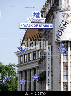 Leicester Square, Londra, Regno Unito. 17th giugno 2022. Walk of Stars a Leicester Square di Londra per il nuovo servizio di streaming Paramount+. Credit: Matthew Chattle/Alamy Live News Foto Stock