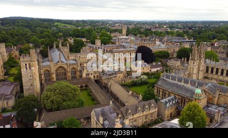 Vista aerea sulla città di Oxford con l'Università di Oxford Foto Stock