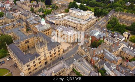 Vista aerea sulla città di Oxford con l'Università di Oxford Foto Stock