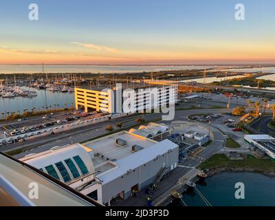 Port Canaveral, FL USA - 15 gennaio 2022: Una vista della navigazione e crociera Port Canaveral vicino Orlando, Florida. Foto Stock