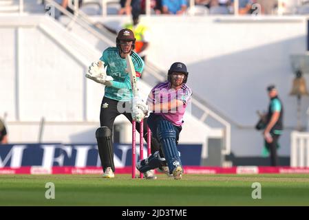 Londra, Regno Unito. 17th giugno 2022. 17 giugno 2022. Londra, Regno Unito. Come Surrey, partecipa a Middlesex nella partita di cricket Vitality T20 Blast al Kia Oval. David Rowe/Alamy Live News. Credit: David Rowe/Alamy Live News Foto Stock