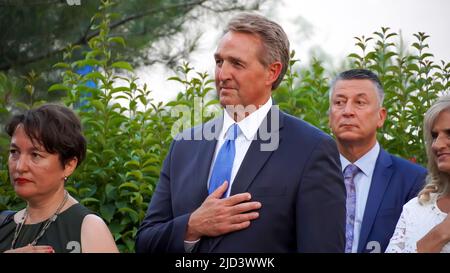 16 giugno 2022, Izmir, Turchia, Turchia: 246th Independence Day Celebration ha segnato dall'Ambasciatore in Turchia Jeffry L. Flake con una reception a Izmir. La moglie dell'Ambasciatore Flake, Cheryl Flake, i figli e i nipoti della coppia, e molti diplomatici, rappresentanti commerciali e membri delle forze armate di varie nazioni hanno partecipato all'accoglienza. L'ambasciatore ha sottolineato l'importanza dell'indipendenza citando una sentenza del leader turco Mustafa Kemal Ataturk. Egli ha menzionato i legami commerciali e educativi sviluppati tra due paesi, oltre ai legami di sicurezza e Foto Stock