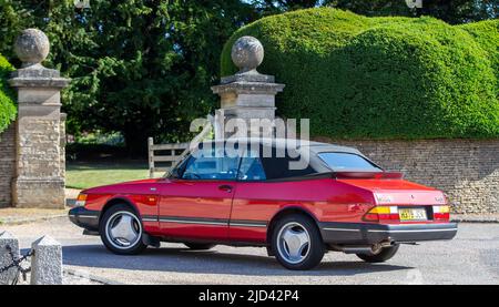 1990 rosso SAAB 900 S. Foto Stock