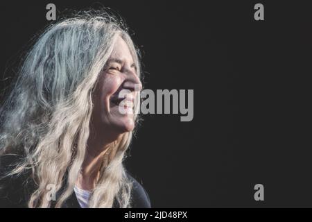 Patti Smith si esibisce dal vivo sul palco al festival Way out West a Slottsskogen, Gothenburg. Foto Stock