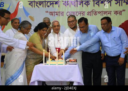 La Conferenza Episcopale del Bangladesh (CBCB) ha celebrato il suo Giubileo d’oro a Mohammadpur, Dhaka, il 27 maggio. Photo Credit : RiponTolentino. Foto Stock