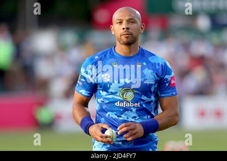 Tymal Mills of Sussex durante Essex Eagles vs Sussex Sharks, Vitality Blast T20 Cricket al Cloud County Ground il 17th giugno 2022 Foto Stock