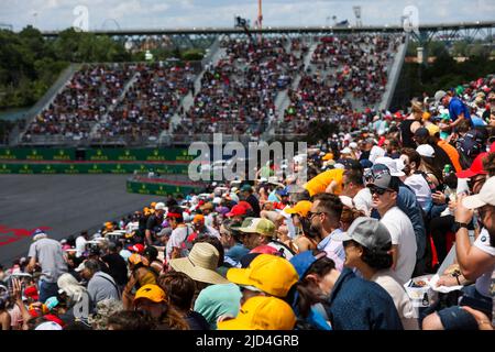 Montreal, Canada. 17th giugno 2022. Spettatori, F1 Gran Premio del Canada al circuito Gilles-Villeneuve il 17 giugno 2022 a Montreal, Canada. (Foto di ALTO DUE) credito: dpa/Alamy Live News Foto Stock