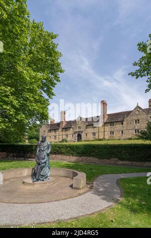 EAST GRINSTEAD, WEST SUSSEX, Regno Unito - GIUGNO 17 : McIndoe Memorial in East Grinstead, West Sussex il Giugno 17, 2022 Foto Stock