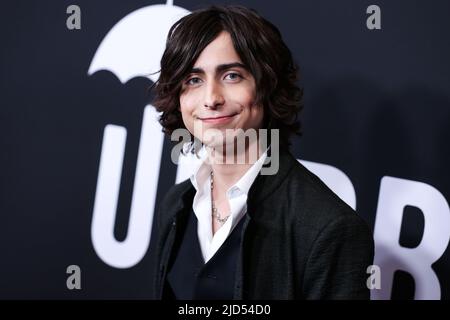 WEST HOLLYWOOD, LOS ANGELES, CALIFORNIA, USA - 17 GIUGNO: L'attore americano Aidan Gallagher arriva alla prima mondiale della stagione 3 della "Accademia dell'ombrello" di Netflix, che si tiene a Londra West Hollywood a Beverly Hills il 17 giugno 2022 a West Hollywood, Los Angeles, California, USA. (Foto di Xavier Collin/Image Press Agency) Foto Stock
