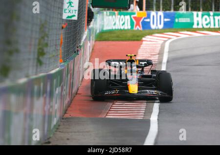 11 PEREZ Sergio (mex), Red Bull Racing RB18, in azione durante la Formula 1 AWS Grand Prix du Canada 2022, 9th round del FIA Formula uno World Championship 2022, sul circuito Gilles Villeneuve, dal 17 al 19 giugno 2022 a Montreal, Canada - Foto DPPI Foto Stock