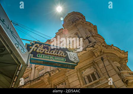 Il famoso Floridita Bar dell'Avana, dove Ernest Hemingway era un ospite frequente, a Old Havana, Cuba Foto Stock