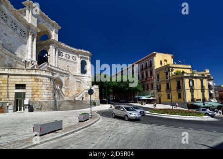 CAGLIARI, ITALIA, 15 AGOSTO 2019: Fortificazioni Bastione Santa Remy nel quartiere Castello di Cagliari Foto Stock