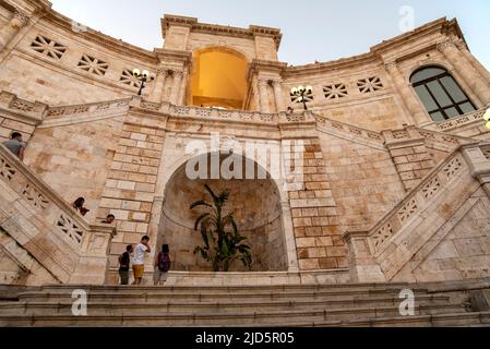 CAGLIARI, ITALIA, 15 AGOSTO 2019: Fortificazioni Bastione Santa Remy nel quartiere Castello di Cagliari Foto Stock