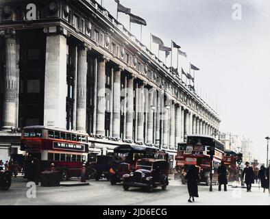 Una vista esterna del grande magazzino Selfridges sulla versione londinese Oxford Street Colored di : 10105023 Data: 1930s Foto Stock
