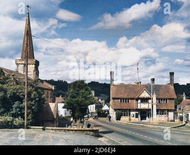 FOREST ROW questo villaggio è ai piedi della Ashdown foresta Colorizzata versione di : 10146729 Data: 1950s Foto Stock