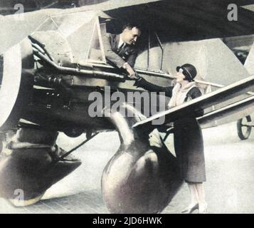 Stanley Hausner, pilota polacco-americano, disse a sua moglie Arrivederci, 3 giugno 1932, prima di partire nella sua Bellanca J NR7085, Santa Rosa Maria per attraversare da solo l'Oceano Atlantico. Andò a mancare durante il suo volo tra il New Jersey e la sua destinazione prevista, Varsavia, e fu prelevato dal vaporetto britannico, la SS Circe Shell, il 11 giugno, a circa 500 miglia al largo della costa del Portogallo. Versione colorata di: 10224745 Data: 1932 Foto Stock