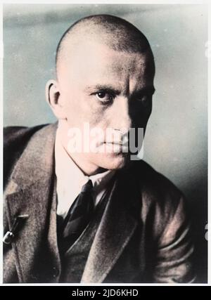 VLADIMIR MAYAKOVSKY - poeta russo e sostenitore del partito comunista in Russia (questa foto è datata 1927) versione colorizzata di: 10040359 Data: 1893 - 1930 Foto Stock
