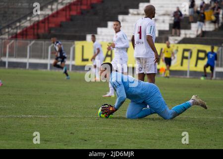 Limeira, Brasile. 18th giugno 2022. SP - Limeira - 06/18/2022 - BRASILIANO D 2022, INTER DE LIMEIRA X FERROVIARIA - Jeferson Paolino portiere di Ferroviaria durante una partita contro Inter de Limeira allo stadio Major Levy Sobrinho per il campionato brasiliano D 2022. Foto: Roberto Gardinalli/AGIF/Sipa USA Credit: Sipa USA/Alamy Live News Foto Stock